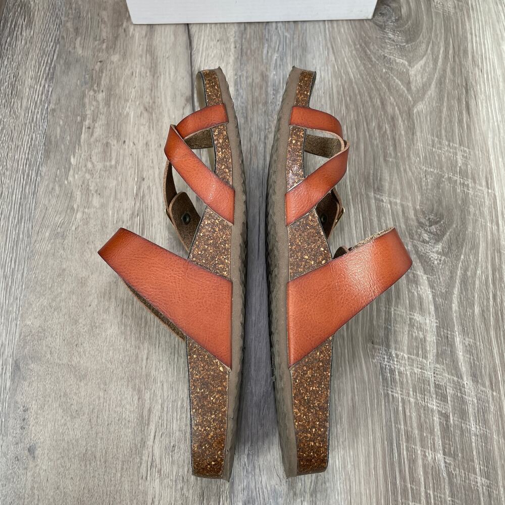 Madden Girl 8 M Leather Slides Brown Gold Buckle Criss Cross Slip on Sandals - Picture 4 of 13